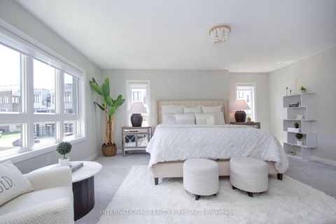 Photo 21 at 33 - 11 Caspian Square, Bowmanville, Clarington