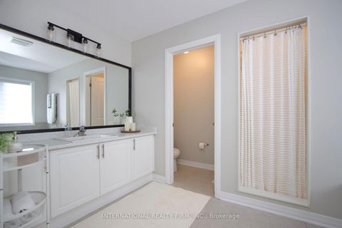 Photo 22 at 33 - 11 Caspian Square, Bowmanville, Clarington