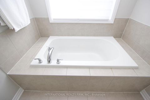 Photo 24 at 33 - 11 Caspian Square, Bowmanville, Clarington