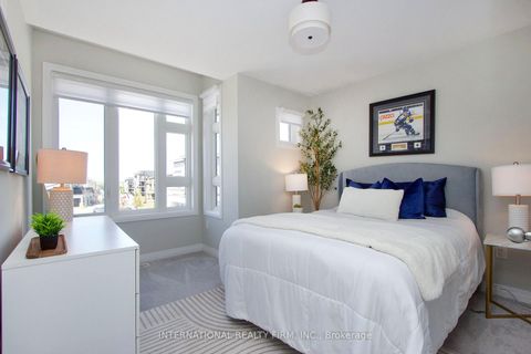 Photo 28 at 33 - 11 Caspian Square, Bowmanville, Clarington