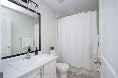 Photo 29 at 33 - 11 Caspian Square, Bowmanville, Clarington