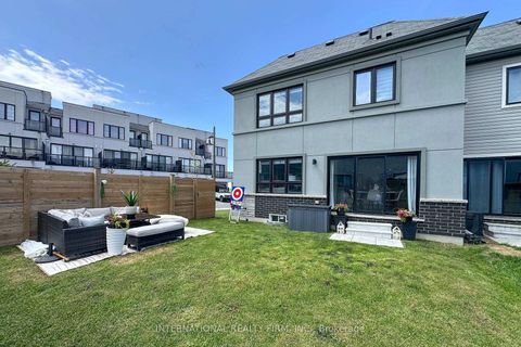 Photo 30 at 33 - 11 Caspian Square, Bowmanville, Clarington