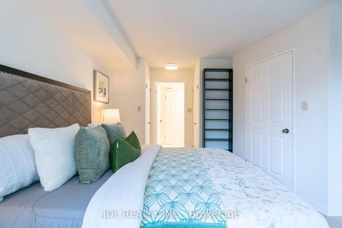 Photo 33 at 407 - 24 Wellesley Street W, Bay Street Corridor, Toronto