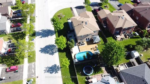 Photo 1 at 2 Irene Drive, Painswick South, Barrie