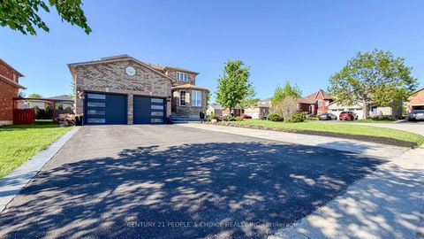 Photo 2 at 2 Irene Drive, Painswick South, Barrie