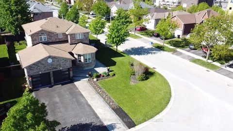 Photo 4 at 2 Irene Drive, Painswick South, Barrie