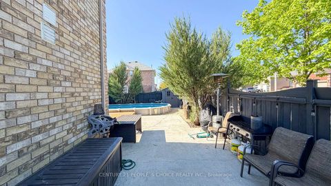 Photo 8 at 2 Irene Drive, Painswick South, Barrie