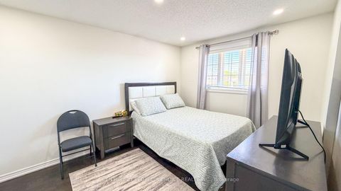 Photo 40 at 2 Irene Drive, Painswick South, Barrie