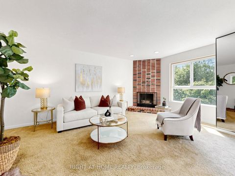 Photo 2 at 14 - 20 Budgell Terrace, Swansea, Toronto