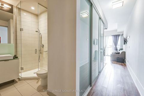 Photo 12 at 922 - 20 John Street, Waterfront Communities C1, Toronto