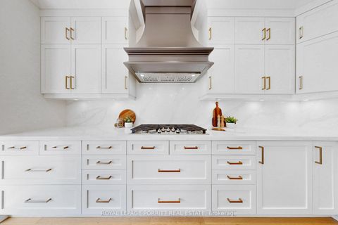 Photo 15 at 94 Edgecroft Road, Queensway, Toronto