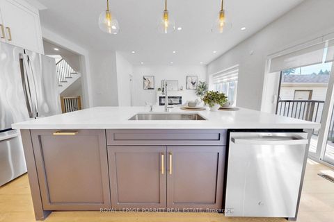 Photo 16 at 94 Edgecroft Road, Queensway, Toronto