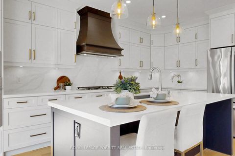 Photo 18 at 94 Edgecroft Road, Queensway, Toronto