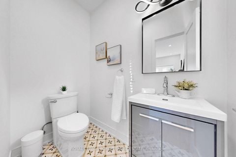 Photo 21 at 94 Edgecroft Road, Queensway, Toronto
