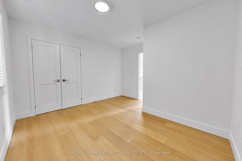 Photo 26 at 94 Edgecroft Road, Queensway, Toronto
