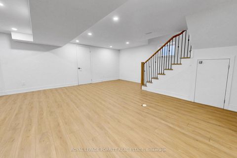 Photo 36 at 94 Edgecroft Road, Queensway, Toronto