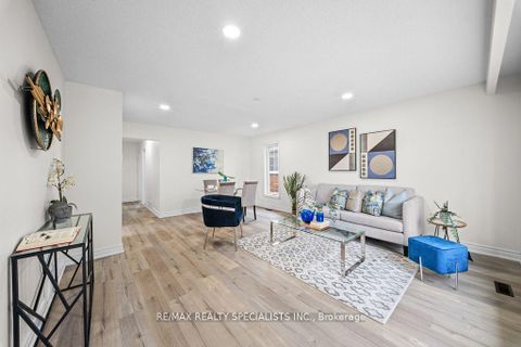 Photo 3 at 66 Avening Drive, Clairville, Toronto