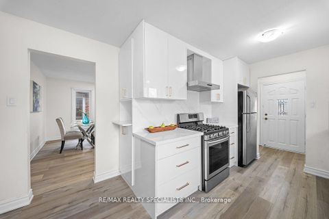 Photo 11 at 66 Avening Drive, Clairville, Toronto