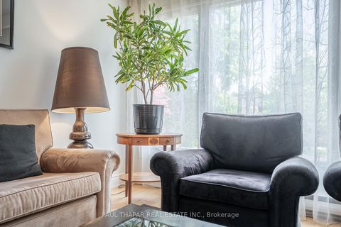 Photo 6 at 147 Silas Hill Drive, Don Valley Village, Toronto