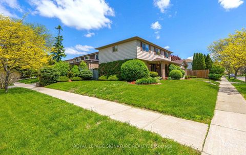 Photo 5 at 44 Roydawn Crescent, Centennial Scarborough, Toronto