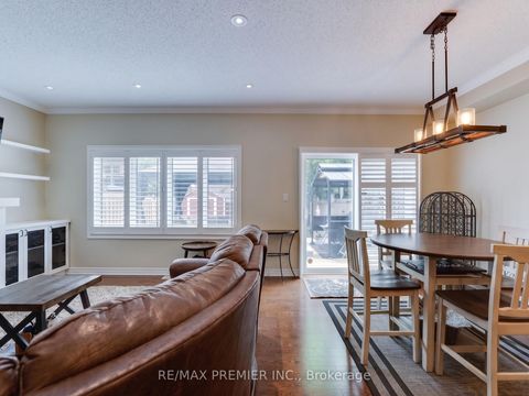 Photo 2 at 12 Pearcey Crescent, Sunnidale, Barrie