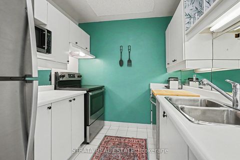 Photo 4 at 406 - 300 Coxwell Avenue, Coxwell, Toronto
