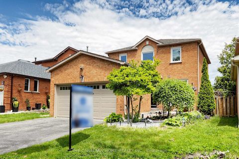 Photo 1 at 5 Woodstone Place, Pringle Creek, Whitby