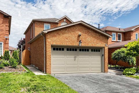 Photo 2 at 5 Woodstone Place, Pringle Creek, Whitby
