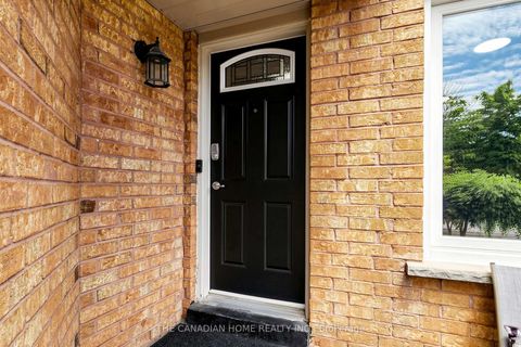 Photo 4 at 5 Woodstone Place, Pringle Creek, Whitby