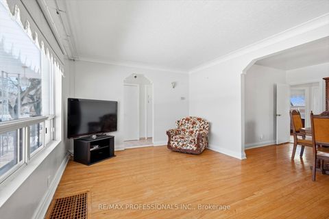 Photo 4 at 54 Culnan Avenue, City Centre West, Toronto
