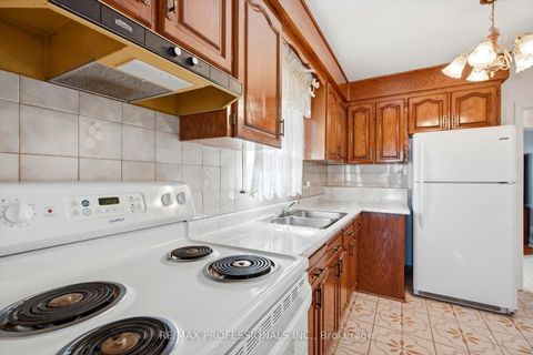 Photo 9 at 54 Culnan Avenue, City Centre West, Toronto