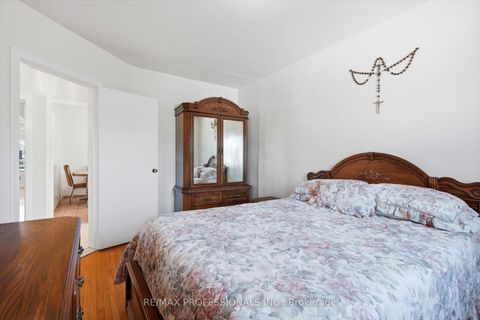 Photo 13 at 54 Culnan Avenue, City Centre West, Toronto