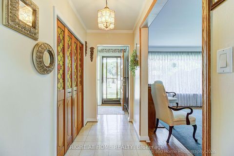 Photo 4 at 9 STEVENHARRIS Drive, Markland Wood, Toronto