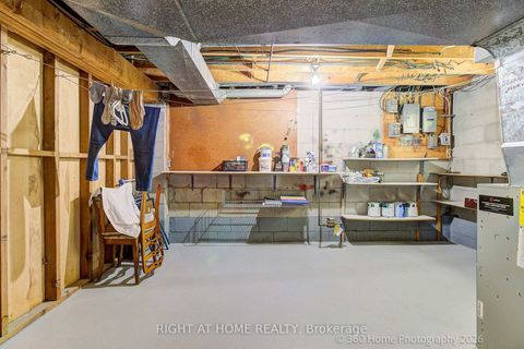 Photo 13 at 9 STEVENHARRIS Drive, Markland Wood, Toronto