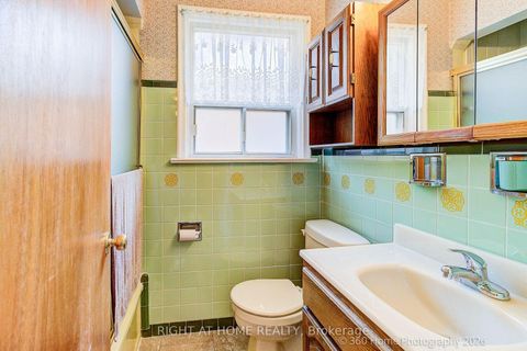 Photo 15 at 9 STEVENHARRIS Drive, Markland Wood, Toronto