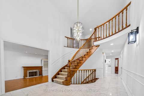 Photo 4 at 11 Riderwood Drive, Windfields, Toronto