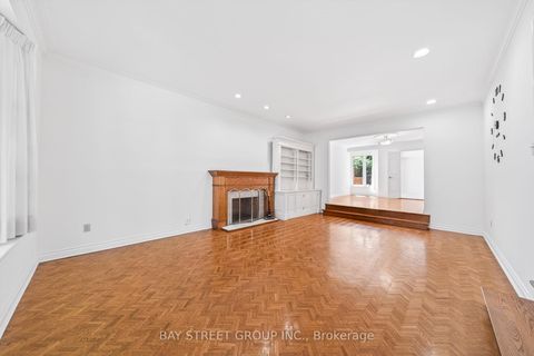 Photo 5 at 11 Riderwood Drive, Windfields, Toronto