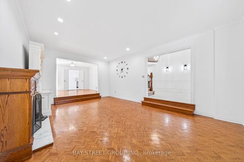 Photo 7 at 11 Riderwood Drive, Windfields, Toronto
