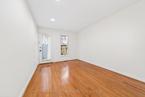 Photo 15 at 11 Riderwood Drive, Windfields, Toronto