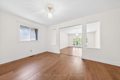 Photo 21 at 11 Riderwood Drive, Windfields, Toronto