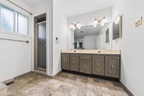 Photo 24 at 11 Riderwood Drive, Windfields, Toronto