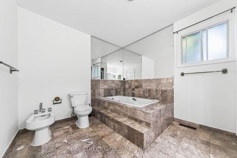 Photo 25 at 11 Riderwood Drive, Windfields, Toronto