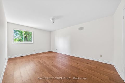 Photo 29 at 11 Riderwood Drive, Windfields, Toronto
