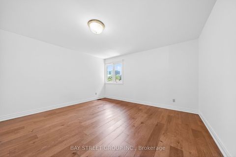 Photo 30 at 11 Riderwood Drive, Windfields, Toronto
