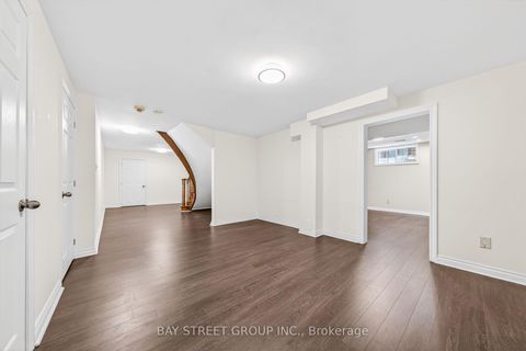 Photo 34 at 11 Riderwood Drive, Windfields, Toronto