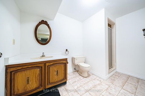 Photo 37 at 11 Riderwood Drive, Windfields, Toronto