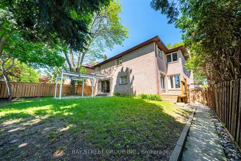 Photo 42 at 11 Riderwood Drive, Windfields, Toronto