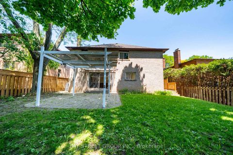 Photo 44 at 11 Riderwood Drive, Windfields, Toronto