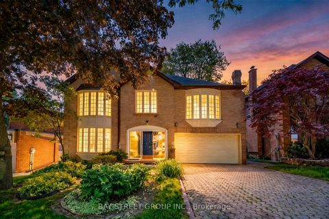 Photo 46 at 11 Riderwood Drive, Windfields, Toronto