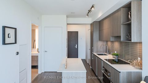 Photo 9 at 3909 - 1 Yorkville Avenue, Annex, Toronto
